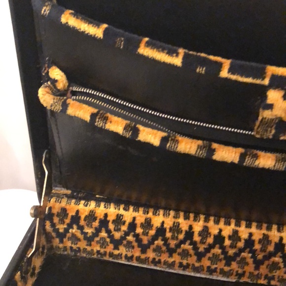 Trendy Rare Vintage Black & Mustard Briefcase🎊 - Picture 10 of 15